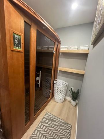 Modern 5br, Kid-friendly In Poconos With Pool Table Villa *