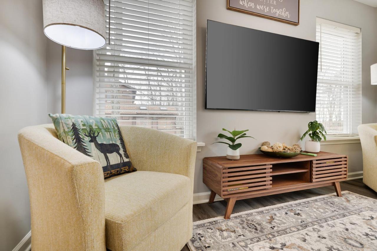 Modern 5br, Kid-friendly In Poconos With Pool Table Villa