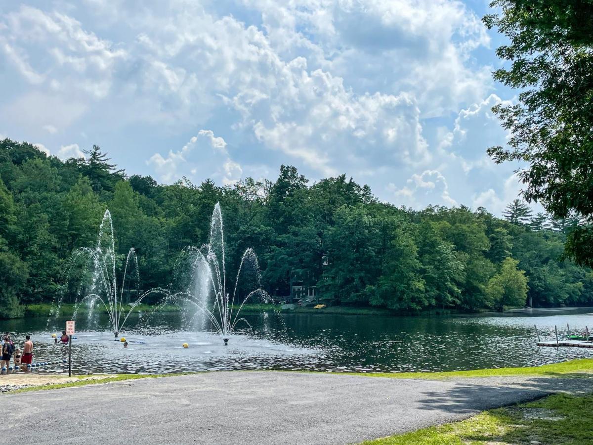 Modern 5br, Kid-friendly In Poconos With Pool Table East Stroudsburg