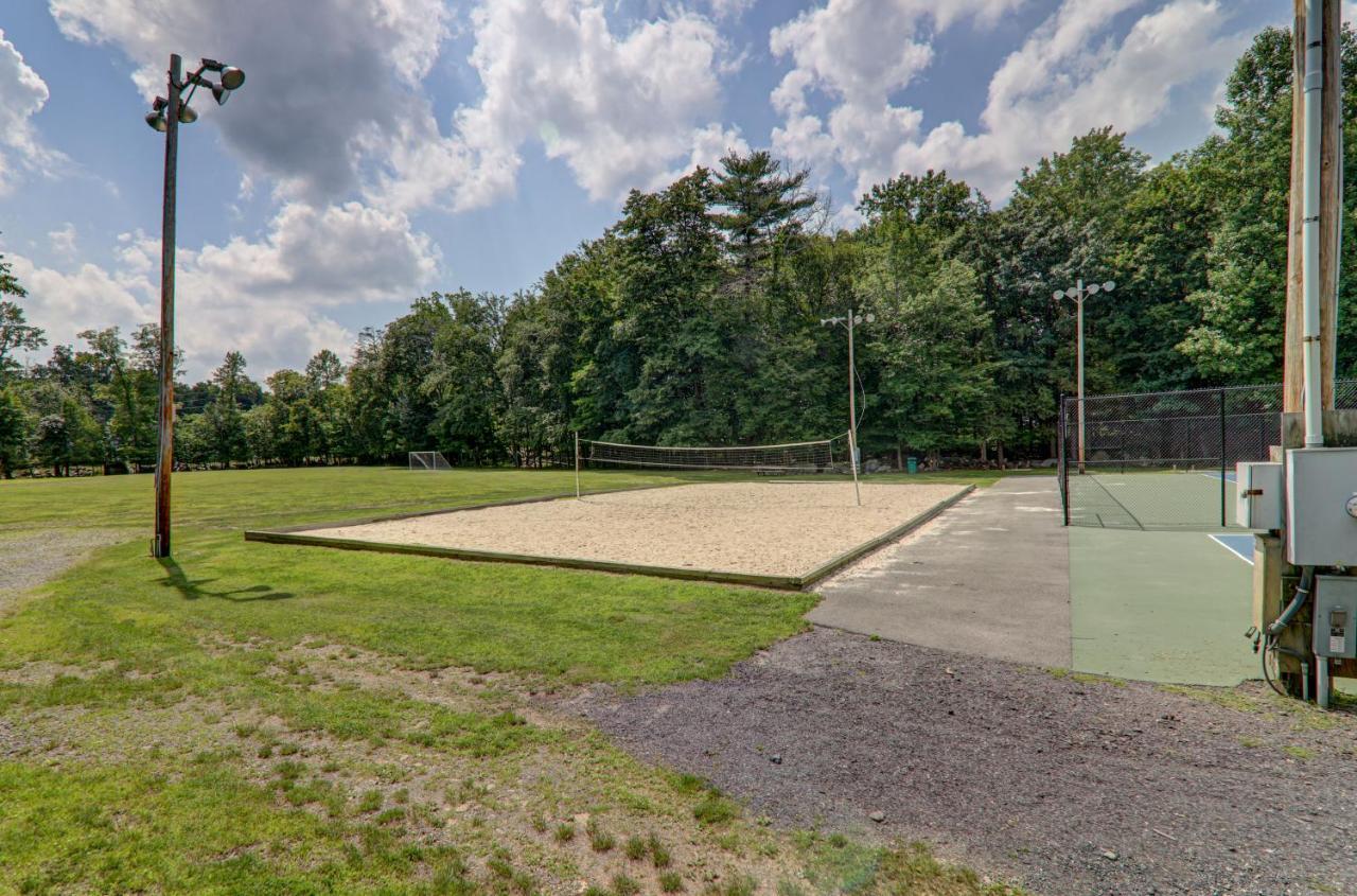 Modern 5br, Kid-friendly In Poconos With Pool Table East Stroudsburg