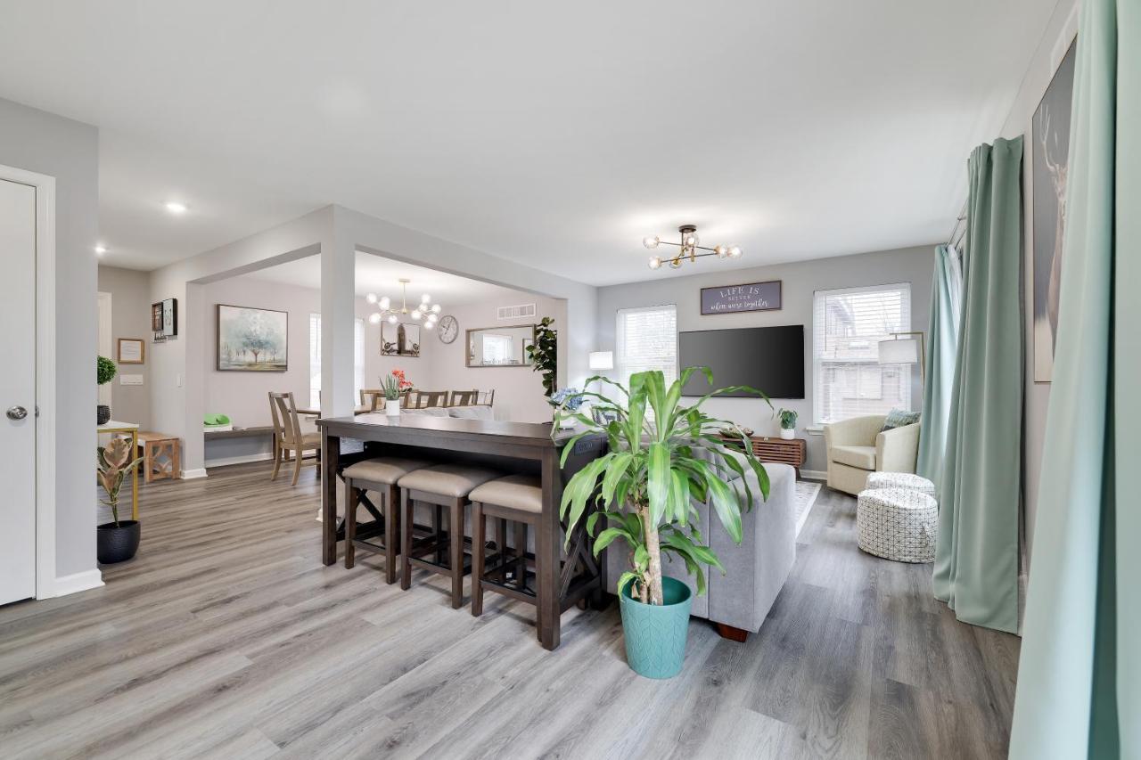 Modern 5br, Kid-friendly In Poconos With Pool Table Villa East Stroudsburg