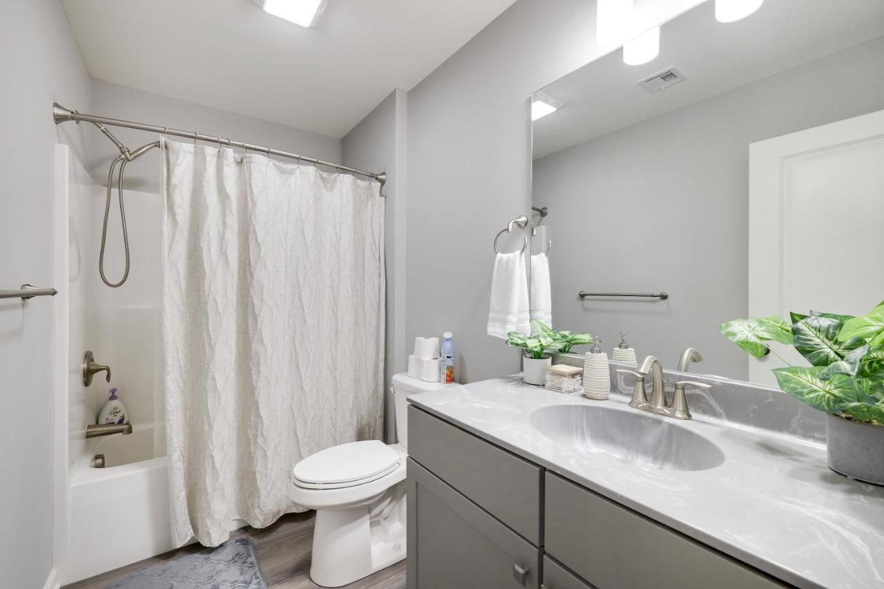 Villa Modern 5br, Kid-friendly In Poconos With Pool Table East Stroudsburg
